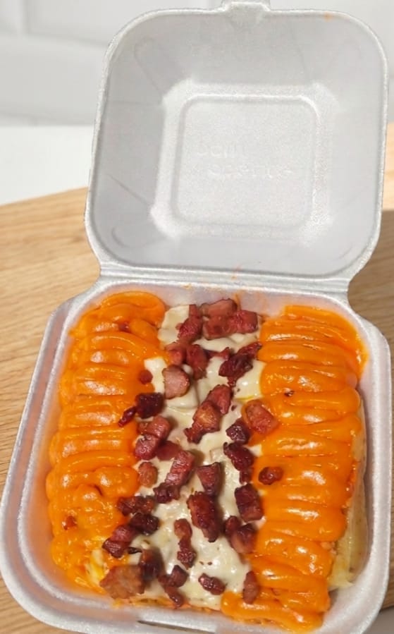 Batata Recheada de Frango com Cheddar e Bacon